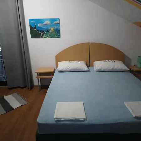 شقة Anita, كورتْشولا