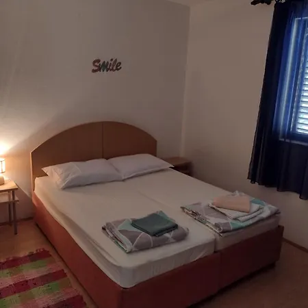 Anita, Korčula