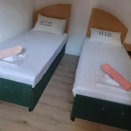 شقة Anita, كورتْشولا